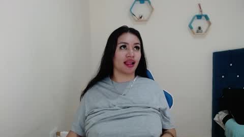 Snapshot of _vitoria1 chatting on March 12, 3:02 am Victoria online show from March 12, 3:02 am