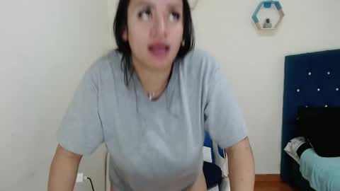 Snapshot of _vitoria1 chatting on March 12, 6:07 am Victoria online show from March 12, 6:07 am