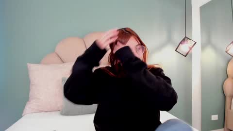 Snapshot of _vix555_ chatting on December 10, 11:43 am Vix online show from December 10, 11:43 am