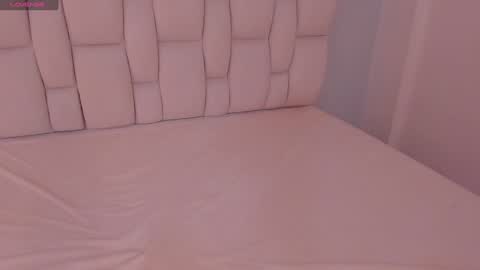 Snapshot of _vix555_ chatting on December 18, 8:57 pm Vix online show from December 18, 8:57 pm