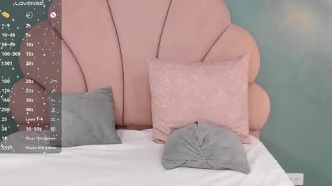 Snapshot of _vix555_ chatting on February 24, 5:11 am Vix online show from February 24, 5:11 am