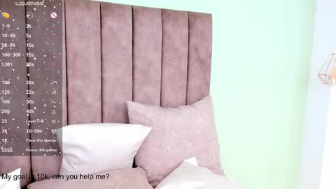 Snapshot of _vix555_ chatting on March 5, 1:10 am Vix online show from March 5, 1:10 am