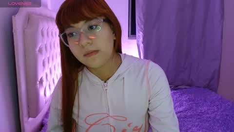 Snapshot of _vix555_ chatting on February 4, 11:42 pm Vix online show from February 4, 11:42 pm