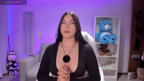 Snapshot of _wtdreamgirl chatting on June 6, 10:20 am Luisa online show from June 6, 10:20 am