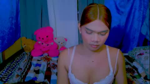 Clara online show from May 31, 4:58 pm