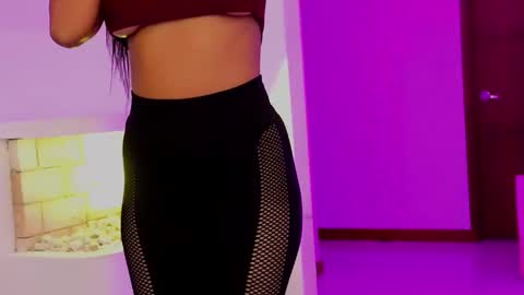 Snapshot of _your_little_nut chatting on January 16, 12:31 pm Macca and Ana online show from January 16, 12:31 pm