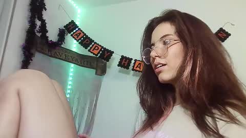 Snapshot of _yourcherrybomb chatting on October 21, 1:28 am _yourcherrybomb online show from October 21, 1:28 am
