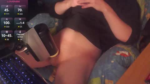 _yourcuteboy_ online show from December 4, 9:56 pm