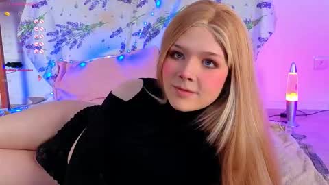 LITTLE FOX online show from November 21, 4:27 pm