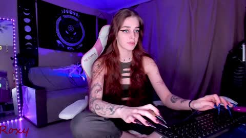 Roxy online show from December 28, 6:40 pm