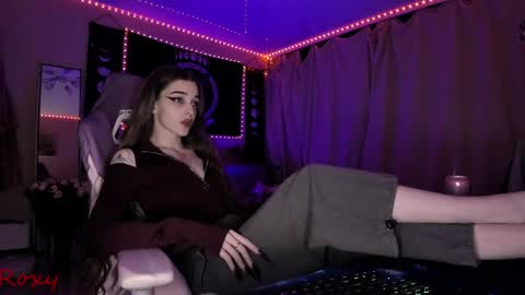 Snapshot of _yourwetdreams_ chatting on April 20, 4:10 pm Roxy online show from April 20, 4:10 pm