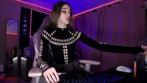 Snapshot of _yourwetdreams_ chatting on April 23, 3:14 pm Roxy online show from April 23, 3:14 pm