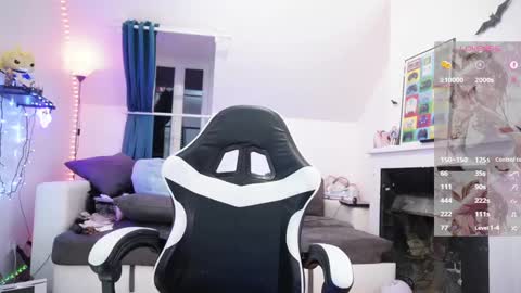 Polly online show from February 10, 7:38 pm