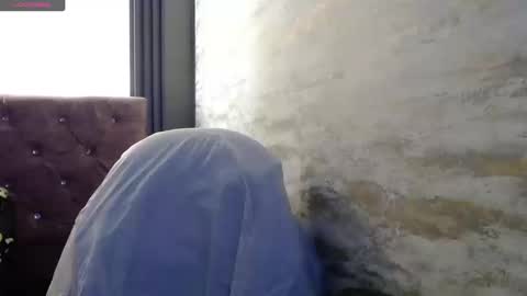 Yuyi online show from March 12, 9:10 pm