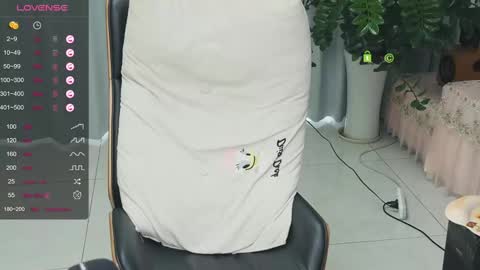 Snapshot of _zizi_ chatting on February 3, 3:42 am _zizi_ online show from February 3, 3:42 am