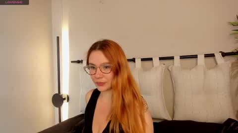 Snapshot of _zoe_3 chatting on June 1, 1:24 pm Zoe online show from June 1, 1:24 pm