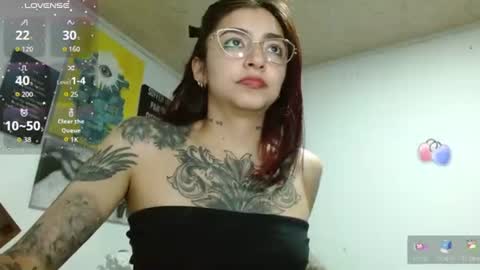 Zoe  online show from June 19, 1:43 am
