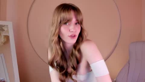 Snapshot of a1ice_vibe chatting on May 13, 8:55 am a1ice_vibe online show from May 13, 8:55 am