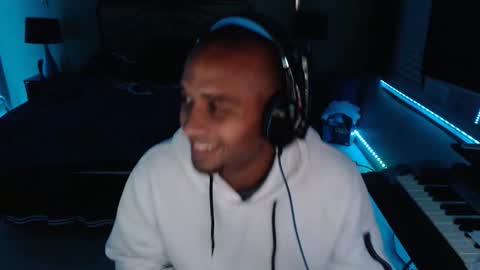 a4orce online show from October 29, 1:19 am