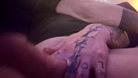 Snapshot of a_bad_guy_duh chatting on March 6, 9:25 am a_bad_guy_duh online show from March 6, 9:25 am