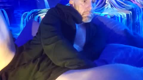 Snapshot of a_bad_guy_duh chatting on February 7, 9:13 am a_bad_guy_duh online show from February 7, 9:13 am