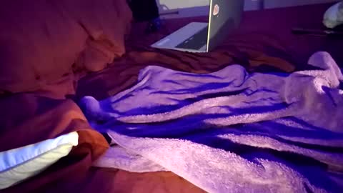 Snapshot of a_bad_guy_duh chatting on March 8, 3:05 pm a_bad_guy_duh online show from March 8, 3:05 pm