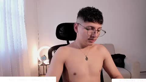 a_lejandro08 online show from July 22, 11:35 am