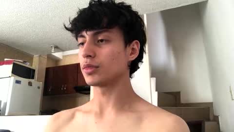 Snapshot of a_littlee_bear chatting on December 16, 5:29 pm a littlee bear online show from December 16, 5:29 pm