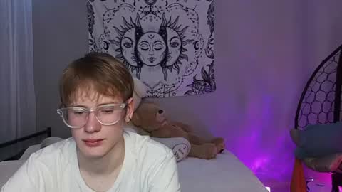 Kris Michael online show from July 23, 6:39 pm