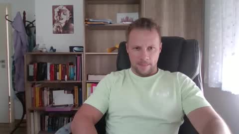 Long distance cumshot online show from November 18, 11:25 am