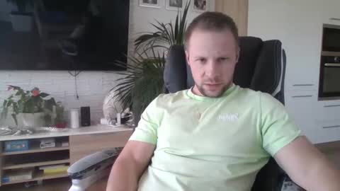 Long distance cumshot online show from May 1, 12:43 pm