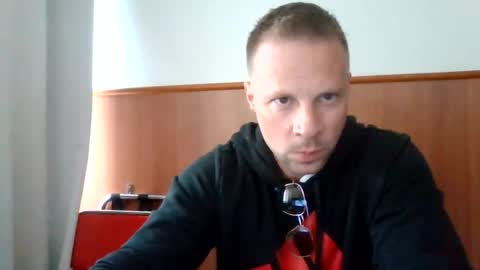 Snapshot of aaaandzzz chatting on August 8, 10:50 am Long distance cumshot online show from August 8, 10:50 am