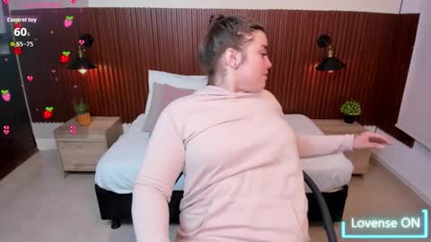 Snapshot of aabby_lee chatting on November 3, 7:04 pm Abby Lee online show from November 3, 7:04 pm