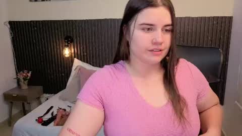 Snapshot of aabby_lee chatting on June 14, 7:16 pm Abby Lee online show from June 14, 7:16 pm