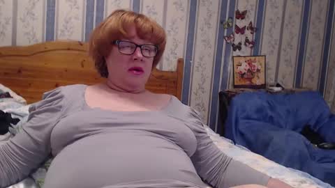 Snapshot of aamarillis chatting on December 1, 6:18 am NINA online show from December 1, 6:18 am