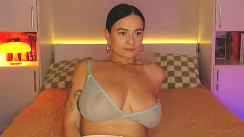 Snapshot of aamica chatting on February 19, 8:31 pm Lea online show from February 19, 8:31 pm