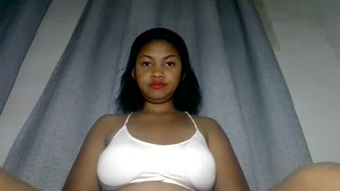 aariciah online show from November 18, 7:18 pm