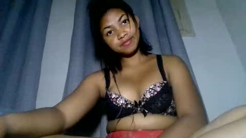 aariciah online show from November 29, 8:45 pm