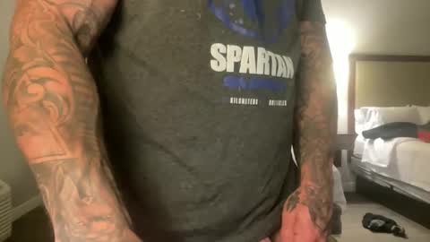 Snapshot of aaron846576 chatting on November 11, 1:16 am Canadashung online show from November 11, 1:16 am