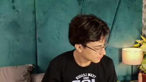 Aaron Ezequiel online show from September 18, 10:01 pm