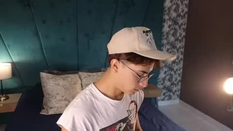 Aaron Ezequiel online show from June 23, 12:47 pm