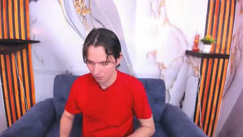 Aaron online show from December 1, 8:03 pm