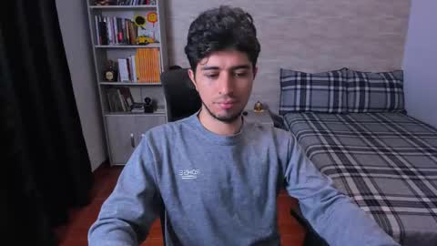 Aaron online show from November 16, 5:18 pm