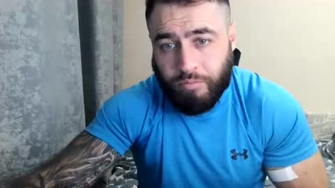 Snapshot of aaron_royal chatting on June 13, 4:38 pm Davin tayl online show from June 13, 4:38 pm