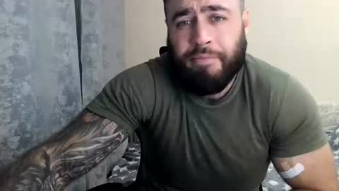 Snapshot of aaron_royal chatting on June 15, 4:42 pm Davin tayl online show from June 15, 4:42 pm