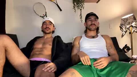 Snapshot of aaron_wheel chatting on July 19, 11:52 pm aaron_wheel online show from July 19, 11:52 pm
