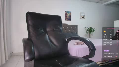 Snapshot of aaronblack1_ chatting on July 30, 2:10 am Heyy my name is Aaron online show from July 30, 2:10 am
