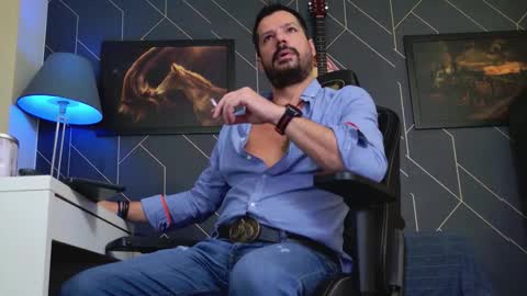 Aaron online show from October 27, 5:00 am