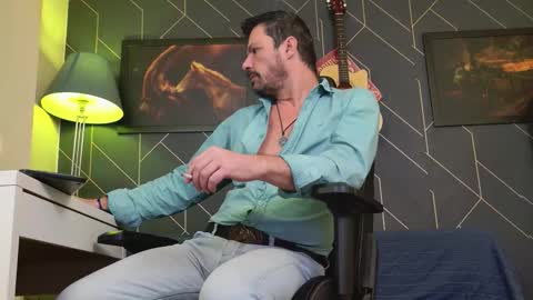 Snapshot of aaronbomer chatting on January 11, 1:16 pm Aaron online show from January 11, 1:16 pm