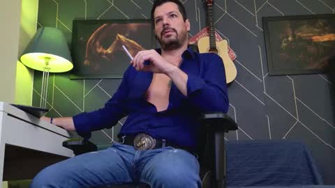 Snapshot of aaronbomer chatting on January 13, 3:12 am Aaron online show from January 13, 3:12 am